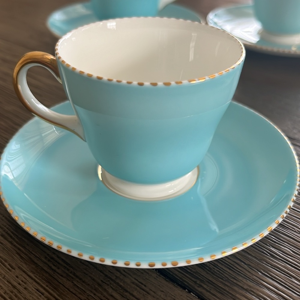 4 Wedgwood Bone China Made in England Blue Demitasse Teacups and Saucers - Picture 3 of 13
